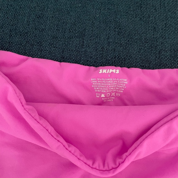 SKIMS Pink Bandeau - Picture 3 of 7